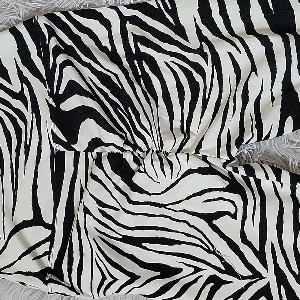 💥 NWOT Beautiful Zebra Print Set 💥 - Picture 8 of 17